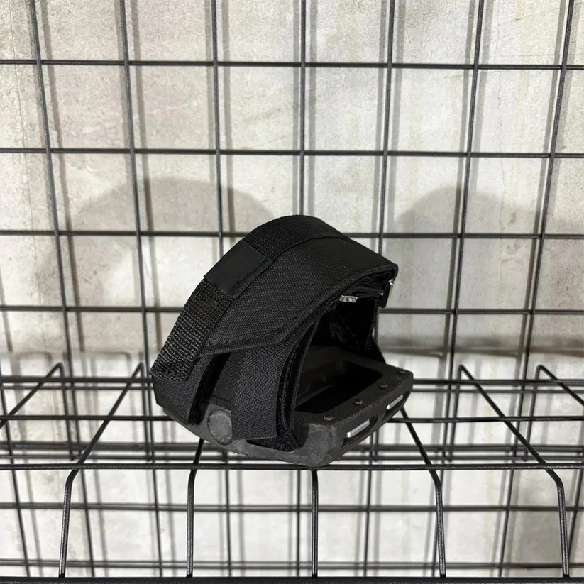 Adjustable bicycle pedal straps