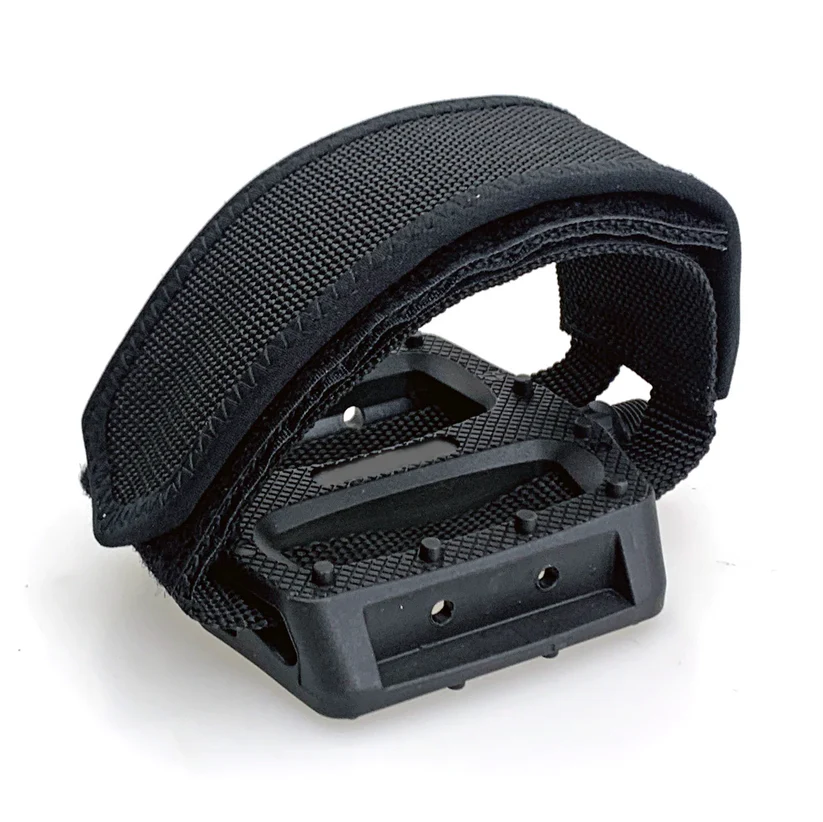 Adjustable bicycle pedal straps