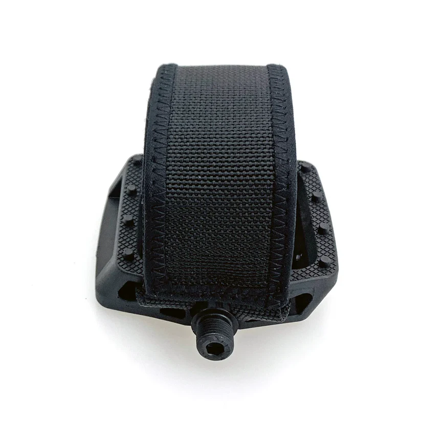 Adjustable bicycle pedal straps