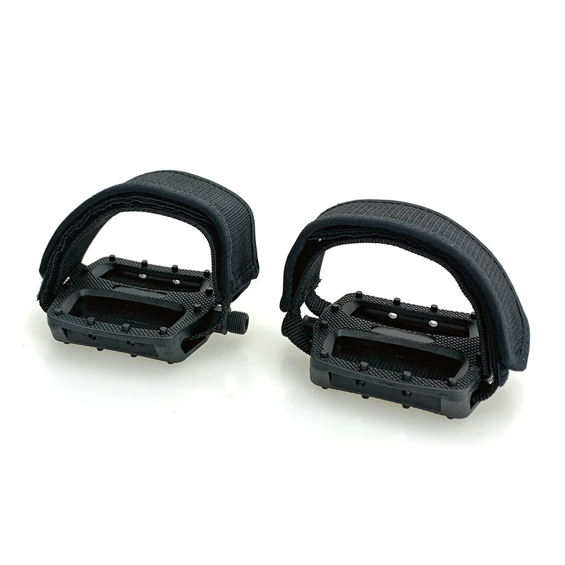 Adjustable bicycle pedal straps