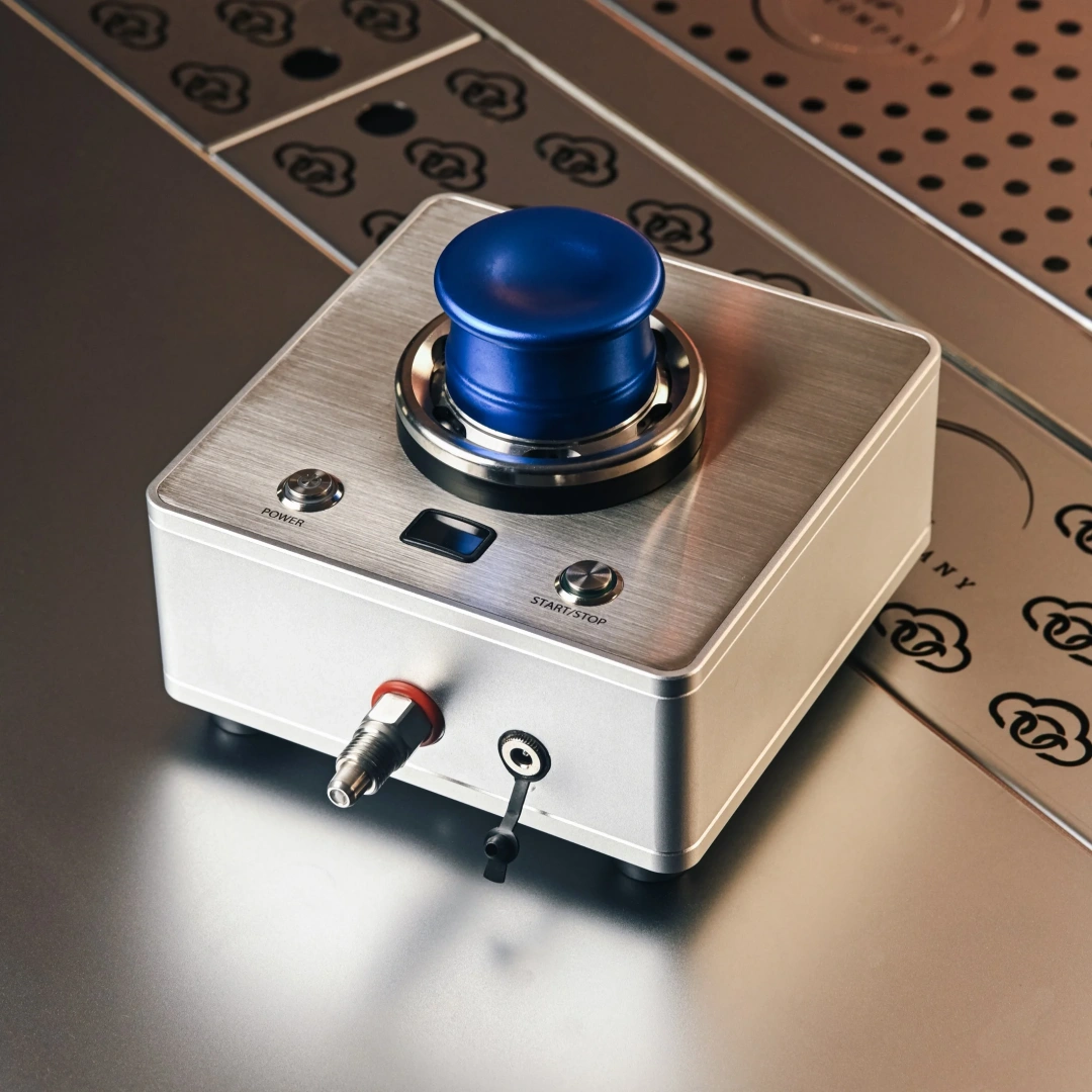 Compact Food-Safe Dry Ice Machine – 12-Second Production