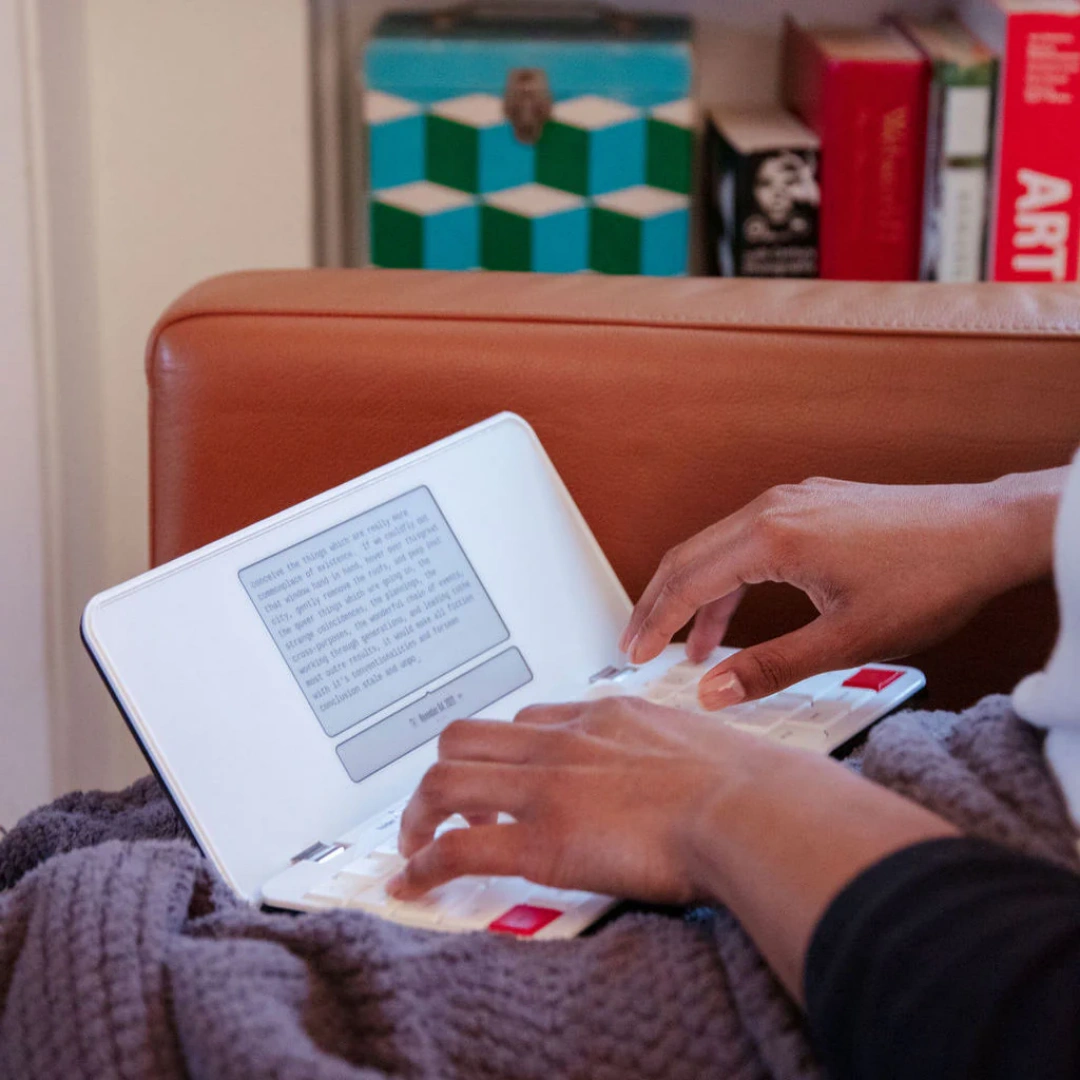 Distraction-Free Portable E‑Ink Writer