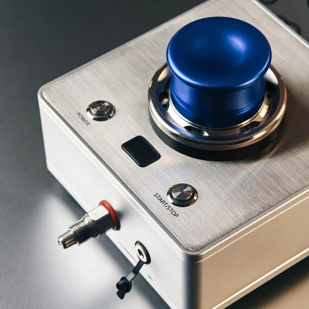Compact Food-Safe Dry Ice Machine – 12-Second Production