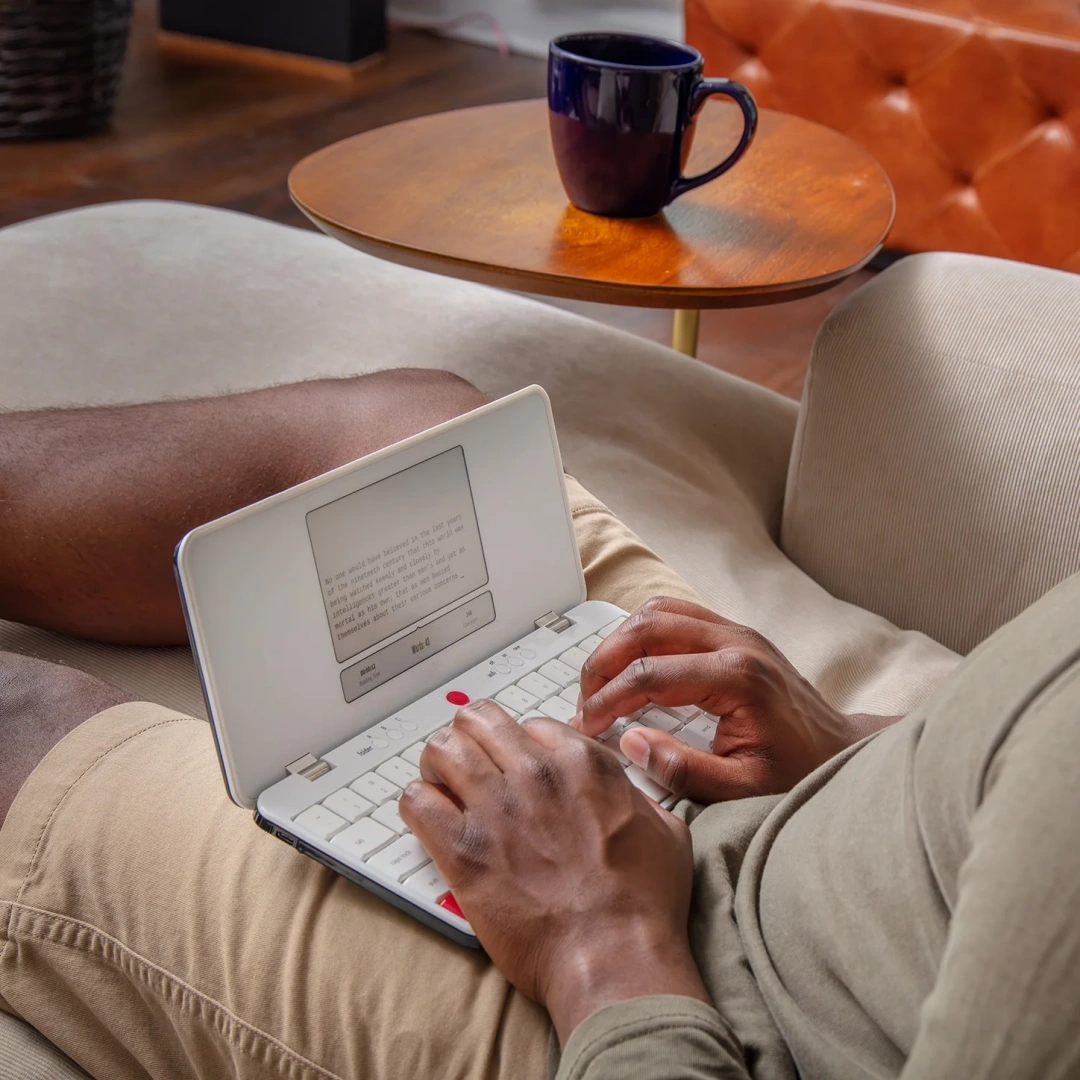 Distraction-Free Portable E‑Ink Writer