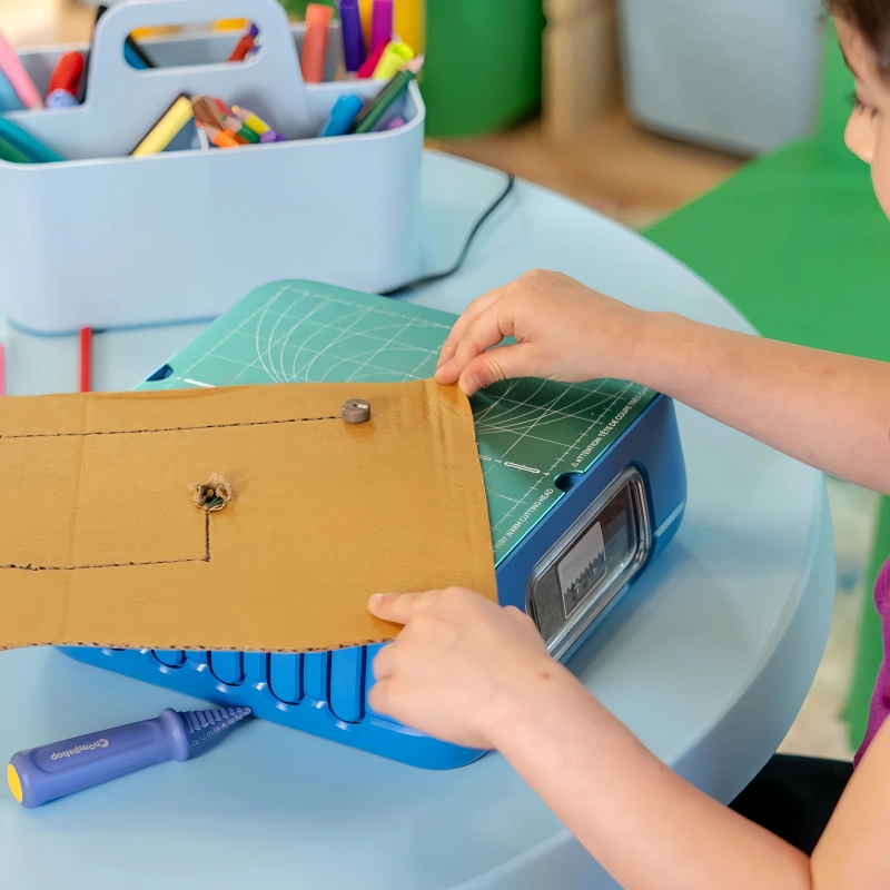 Kid-Safe Cardboard Cutting Tool – Oscillating Safety Tech, STEAM Learning
