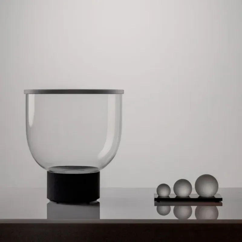 Grammoluce Table Lamp – Weight-Controlled Dimming