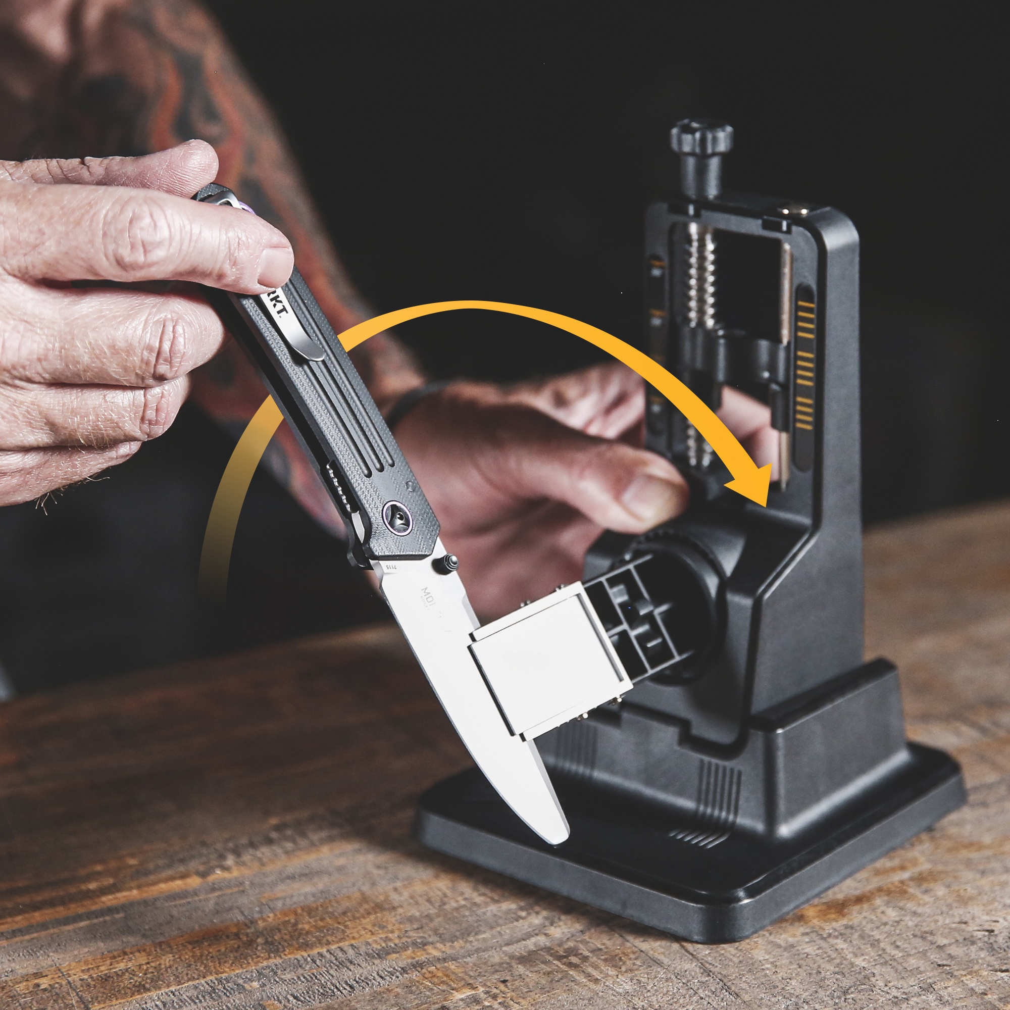 Adjustable Fixed-Angle Knife Sharpener with 3 Grinding Grits