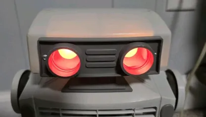 Vintage Robot Desk Fan with Light-Up Eyes and Oscillating Airflow