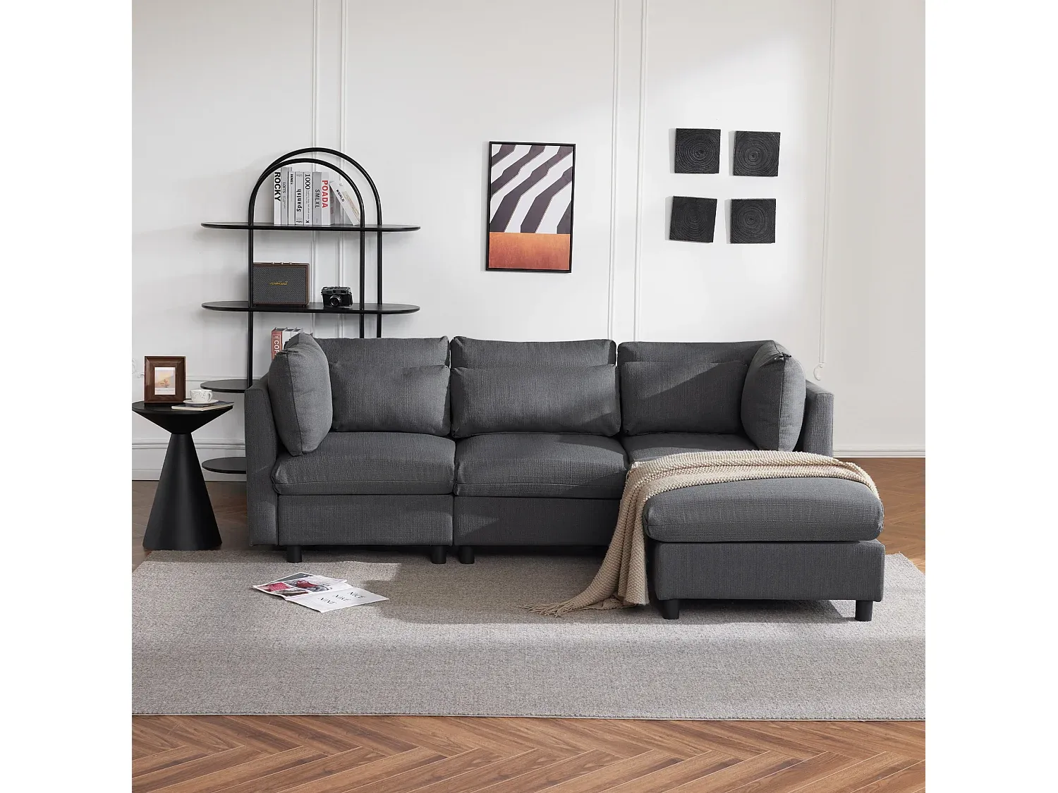 Ecksofa in Grau mit Kissen und Ottomane, für Wohnzimmer-livelaro.com