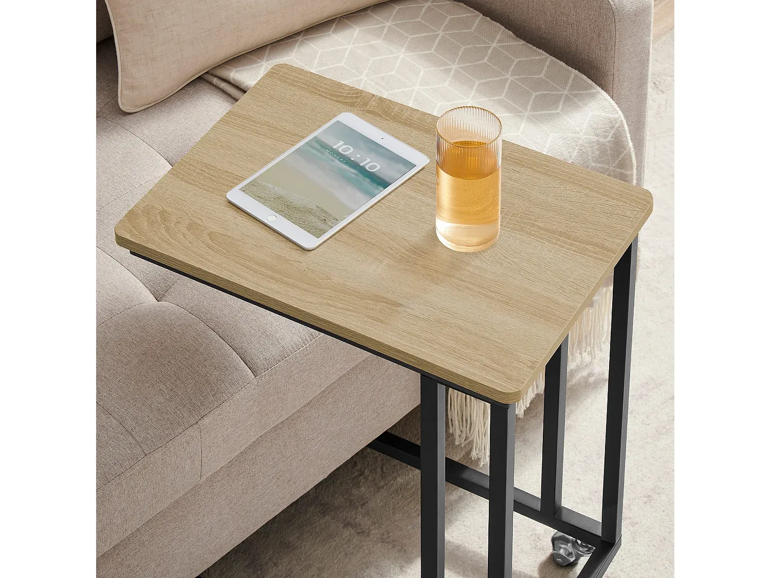 Moderner Couchtisch mit Rollen im Eichenholz-Look-FURNIAVENA
