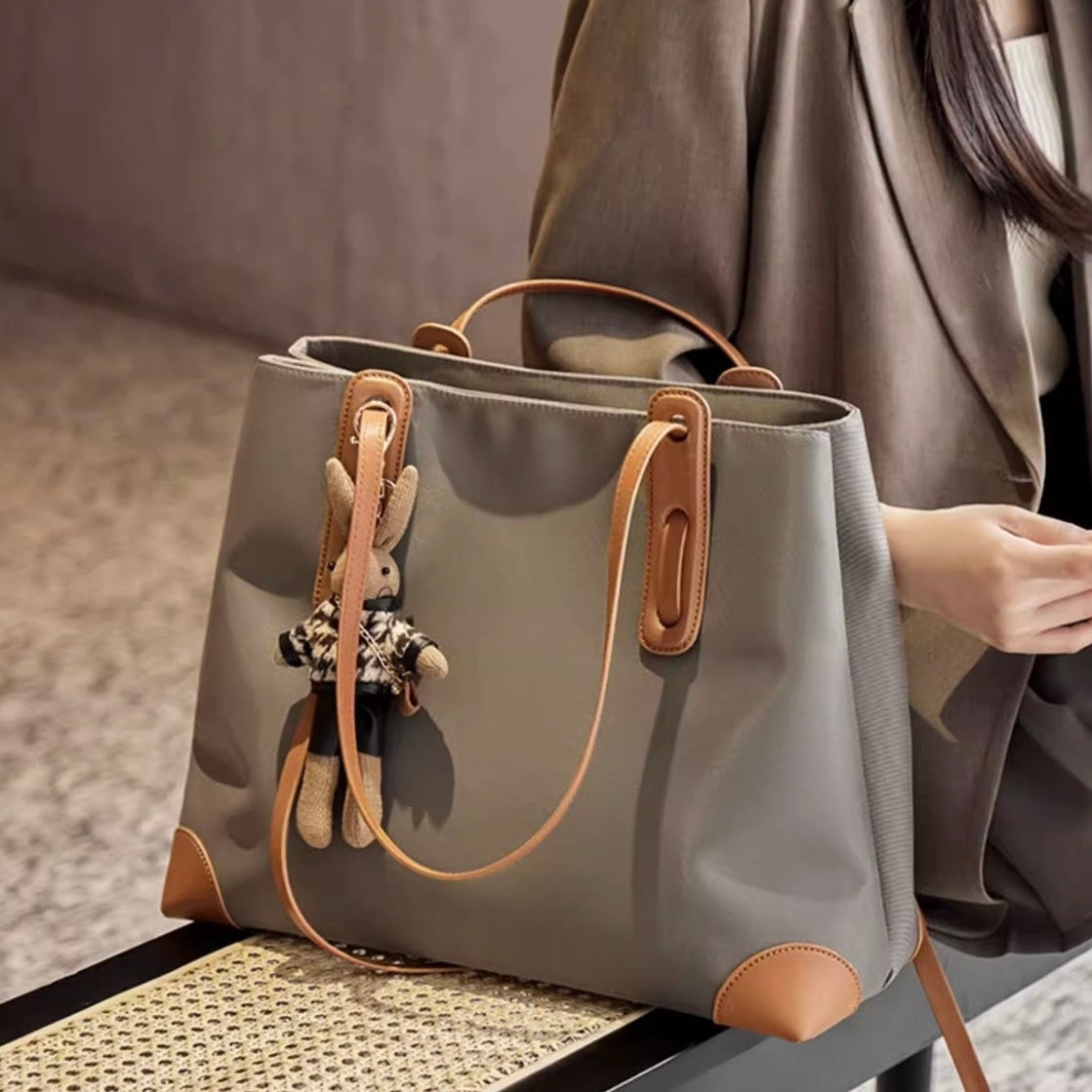 Women's Large Capacity Commuter Casual Premium Single-Shoulder Tote Bag
