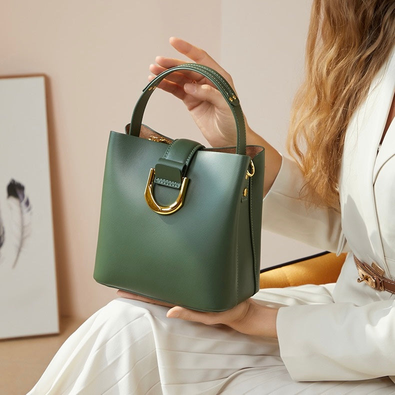 Women’s Genuine Leather Bucket Shoulder Bag – Large Capacity Crossbody for Daily Commute