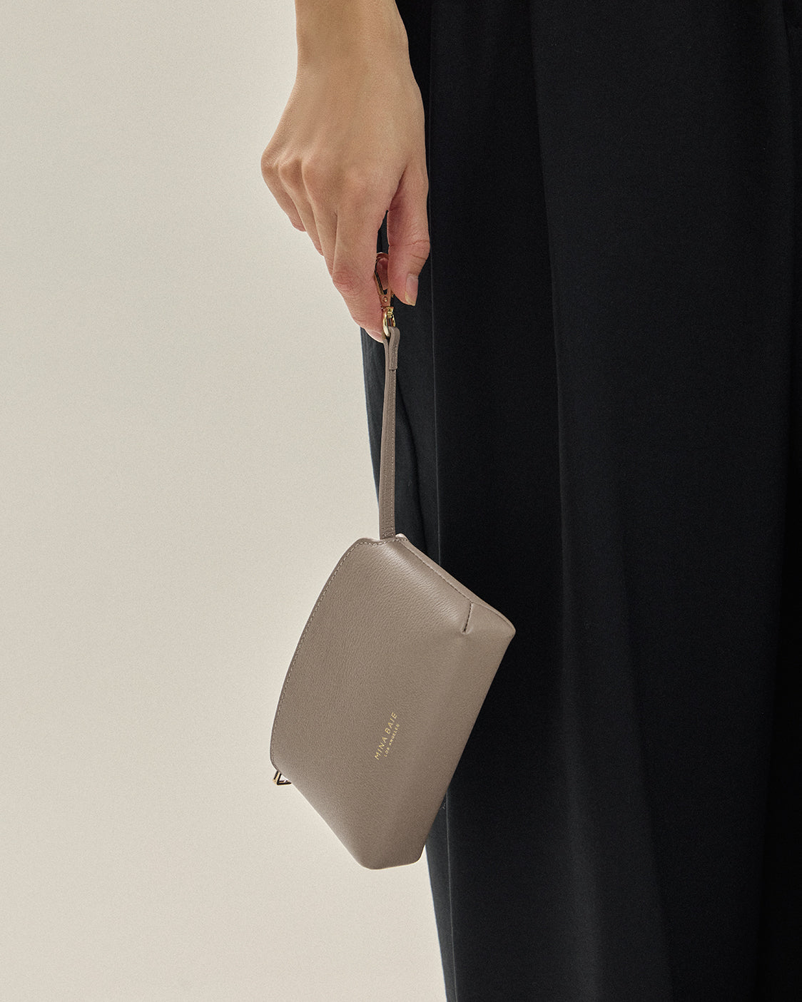 Sophia Pouch Leather