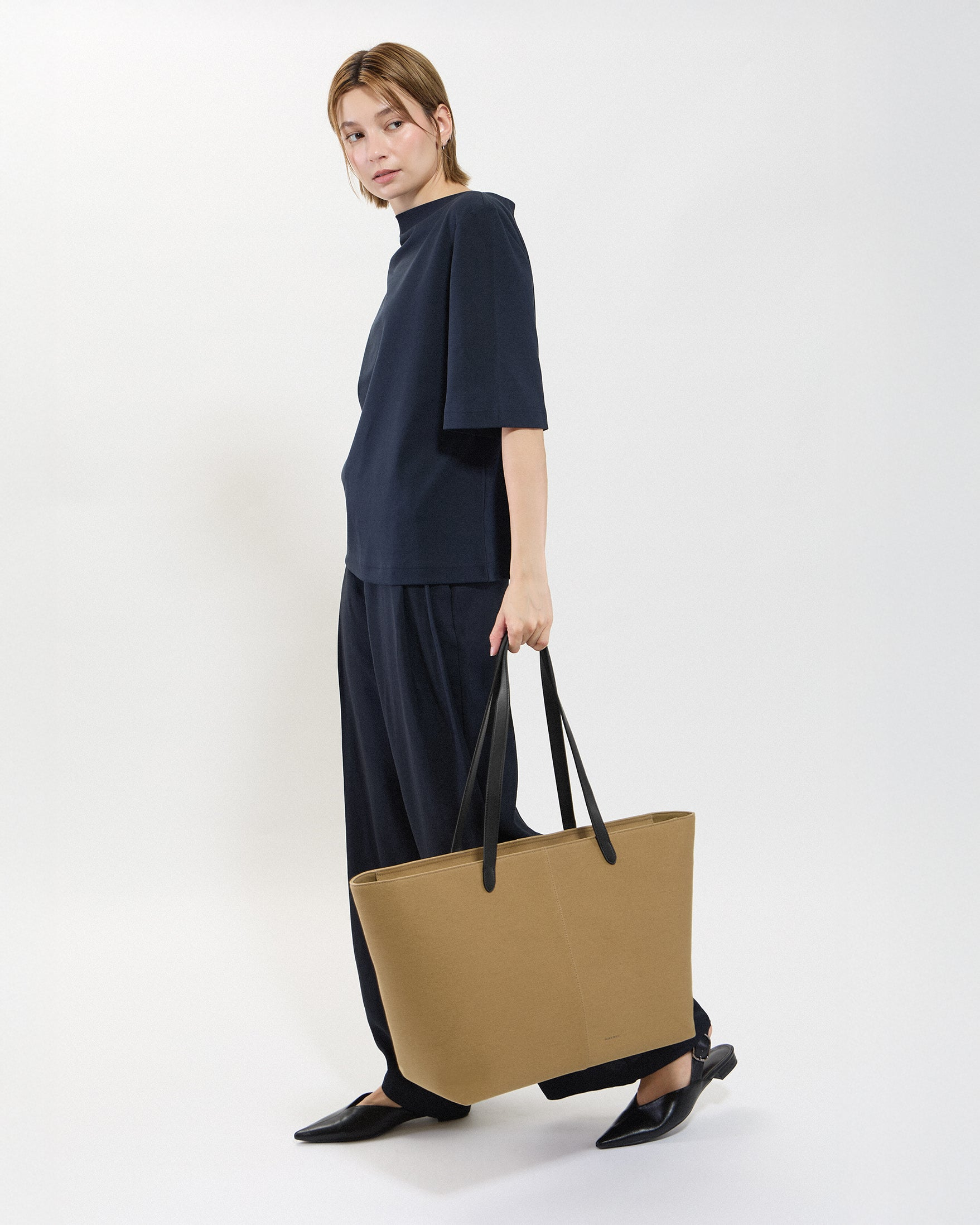 Judie Canvas Full