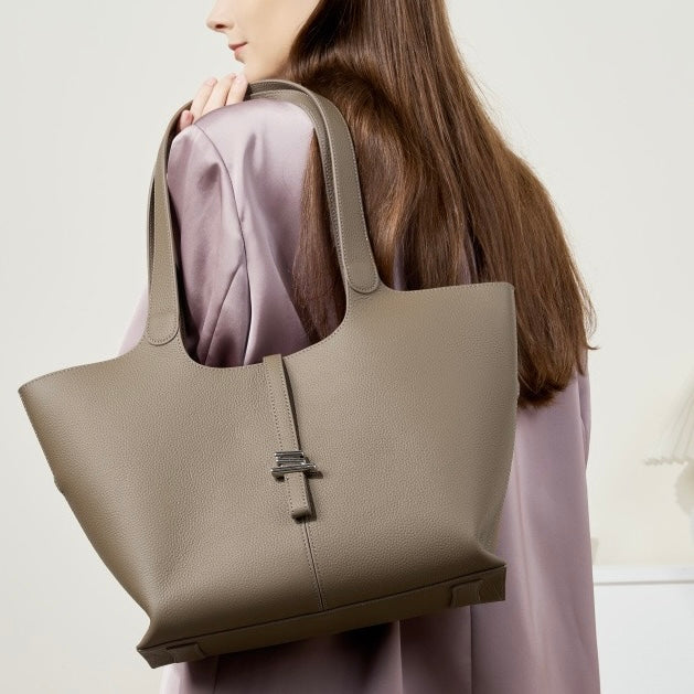 Women’s Genuine Leather Large Capacity Commuter Tote Bag