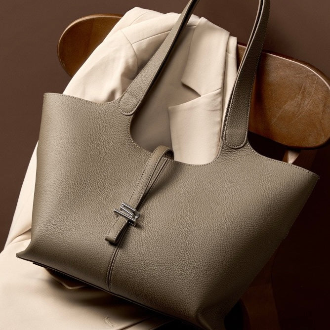Women’s Genuine Leather Large Capacity Commuter Tote Bag