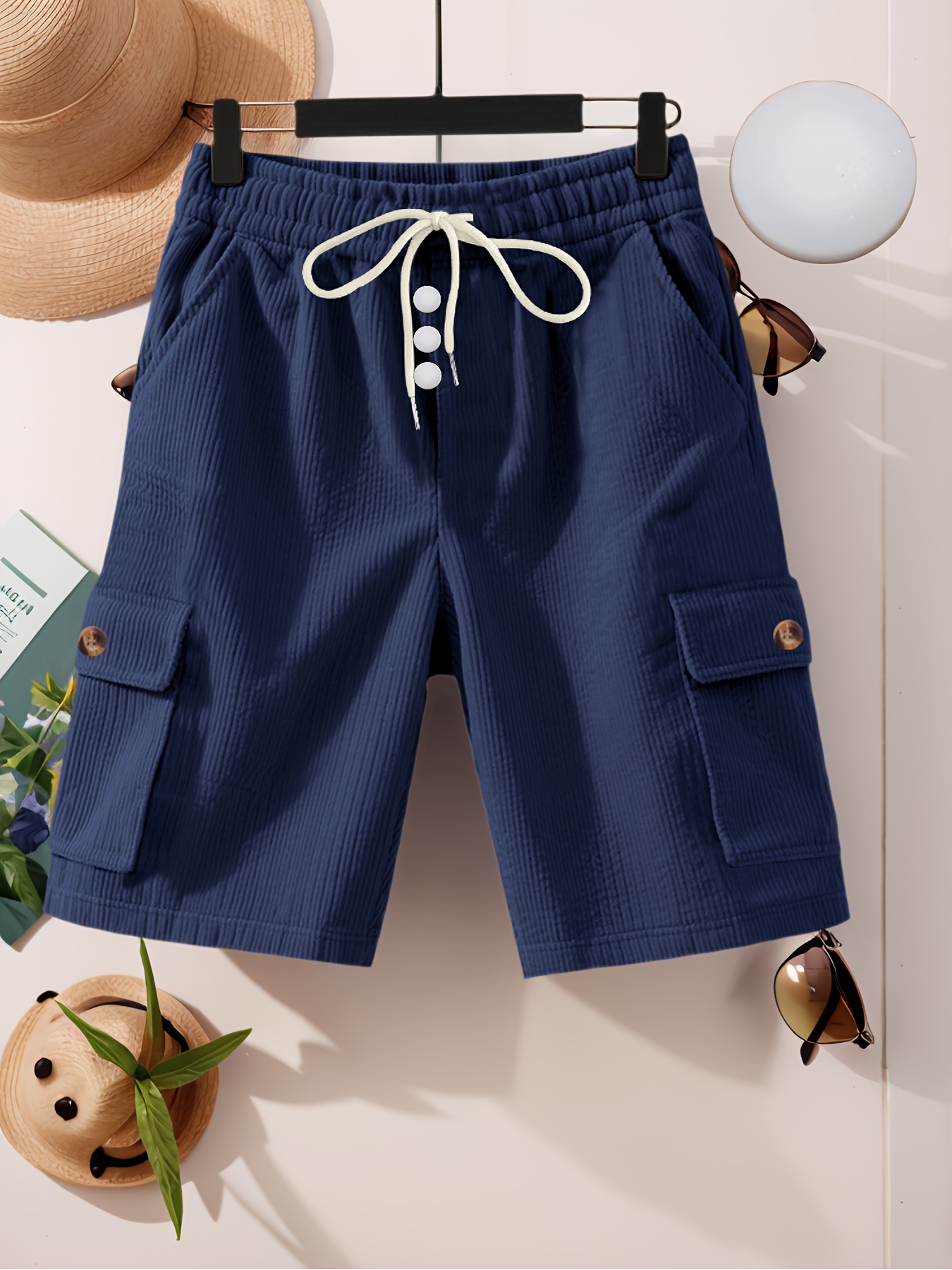 Men’s corduroy work shorts, casual shorts with an elastic waistband and drawstring, featuring button accents and side pockets.