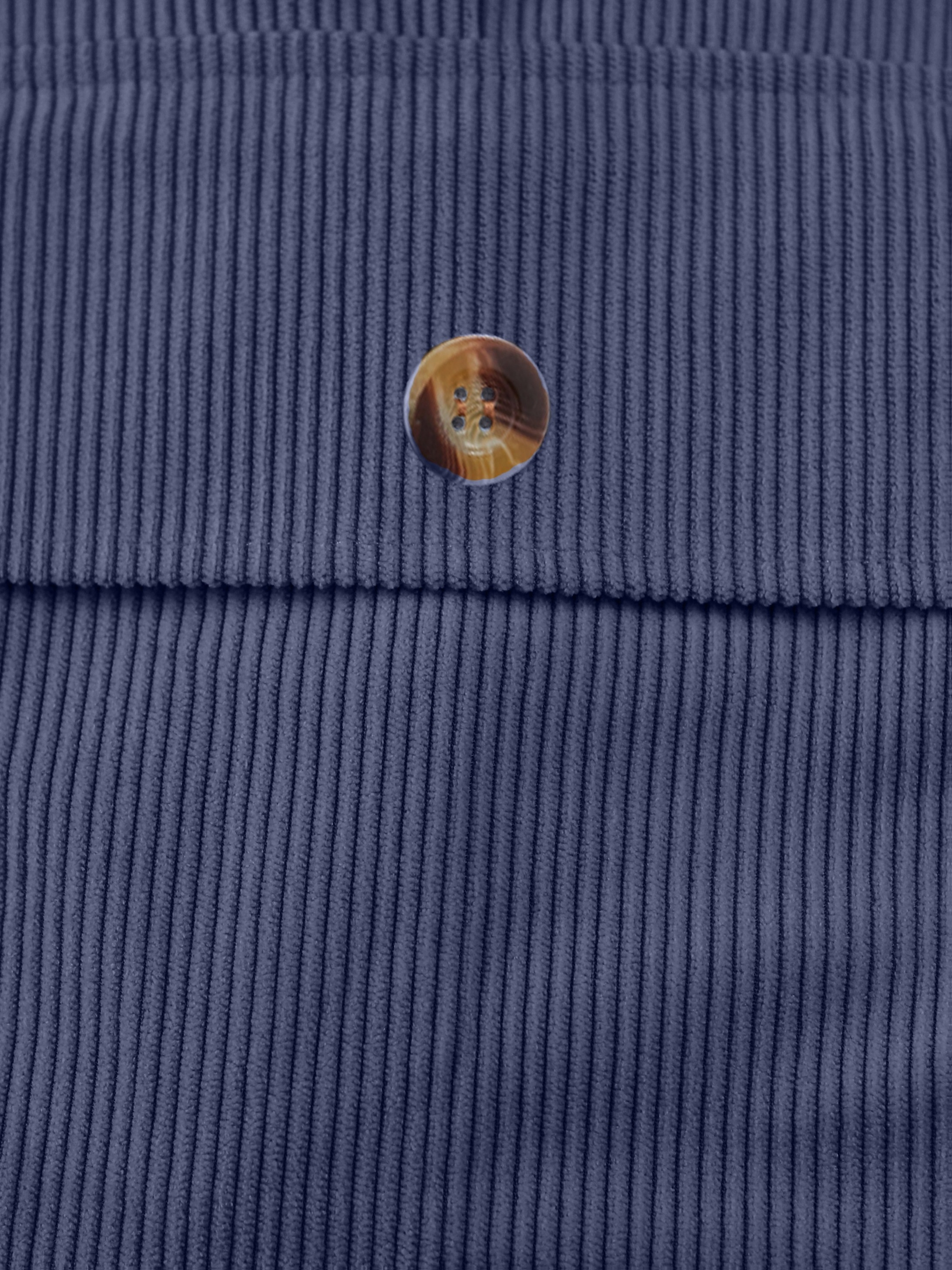 Men’s corduroy work shorts, casual shorts with an elastic waistband and drawstring, featuring button accents and side pockets.