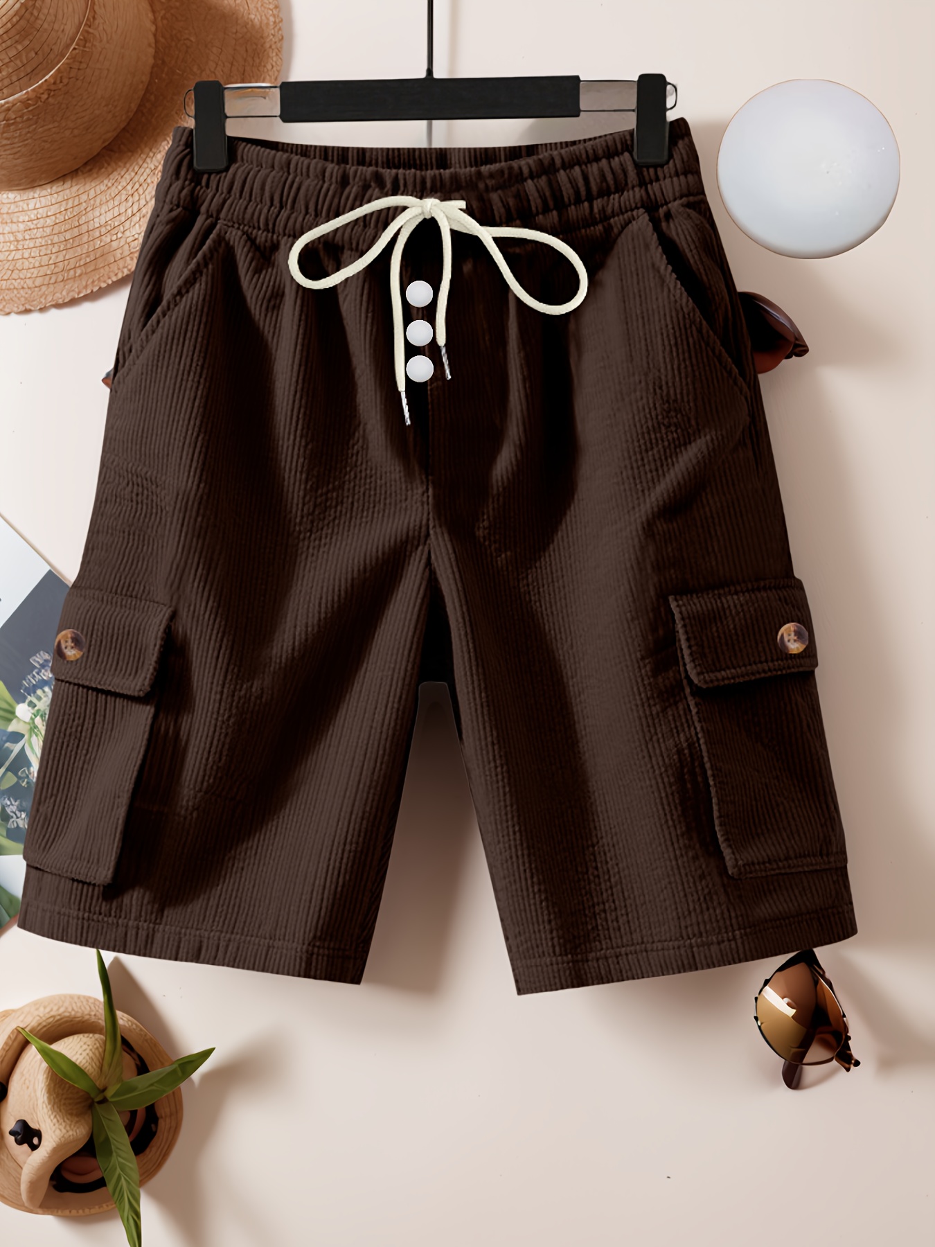 Men’s corduroy work shorts, casual shorts with an elastic waistband and drawstring, featuring button accents and side pockets.