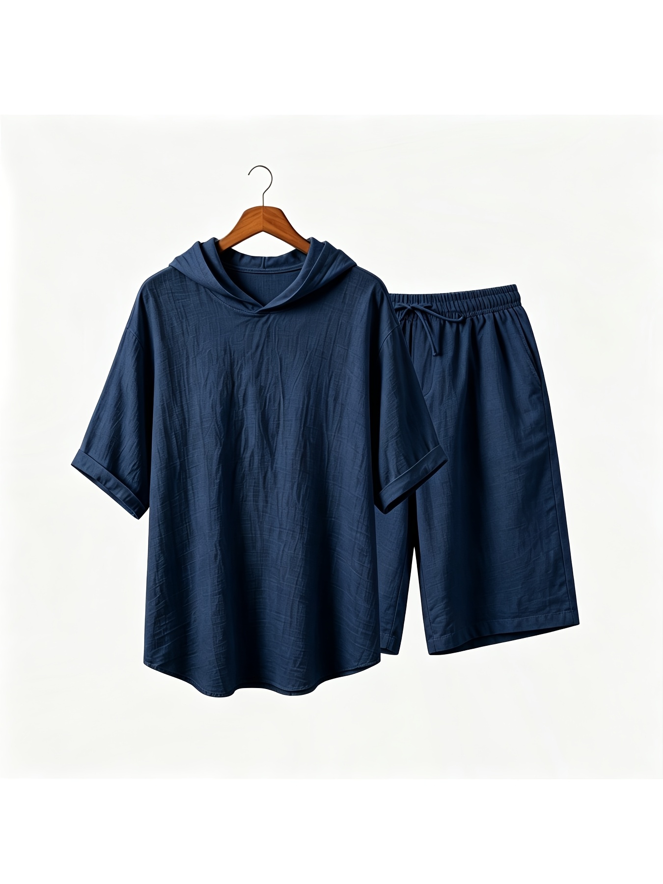 Men’s linen hooded two-piece set—a short-sleeved hooded top paired with elastic-waist shorts—perfect for summer wear.
