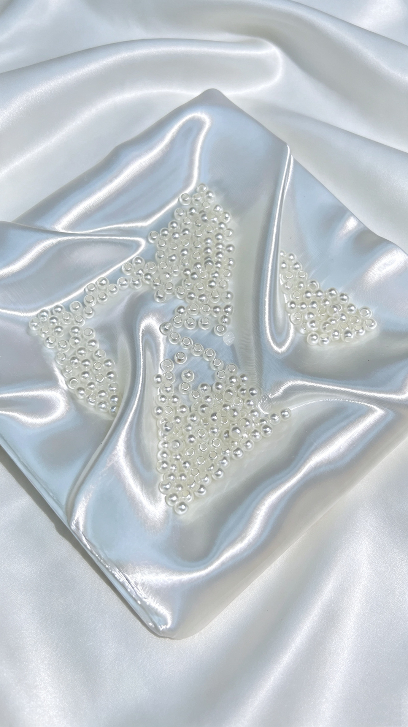Glossy White Pearl Beads For Craft Making