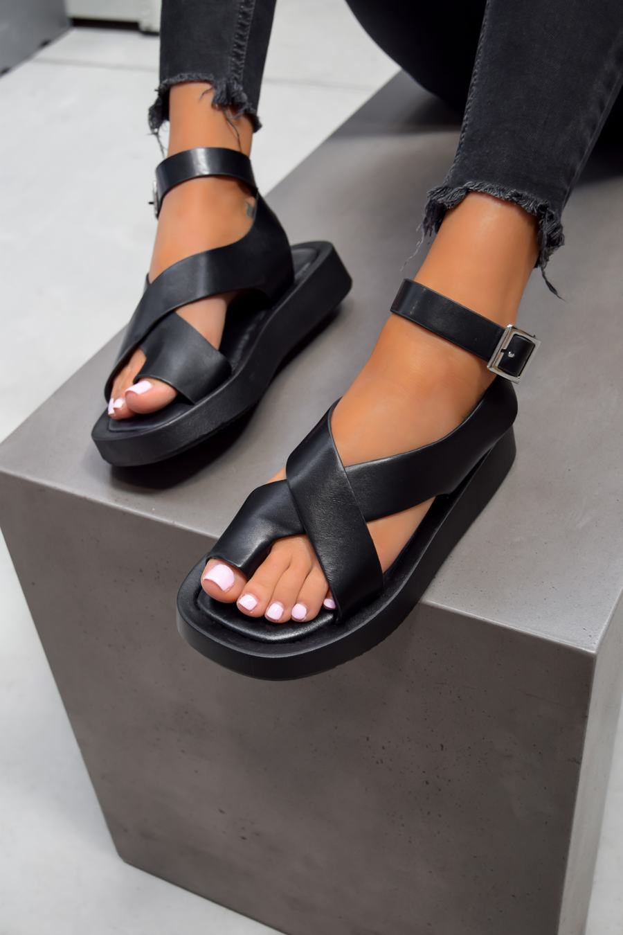 ADELINA – Modische Gladiator-Sandalen mit Plateau-Sohle