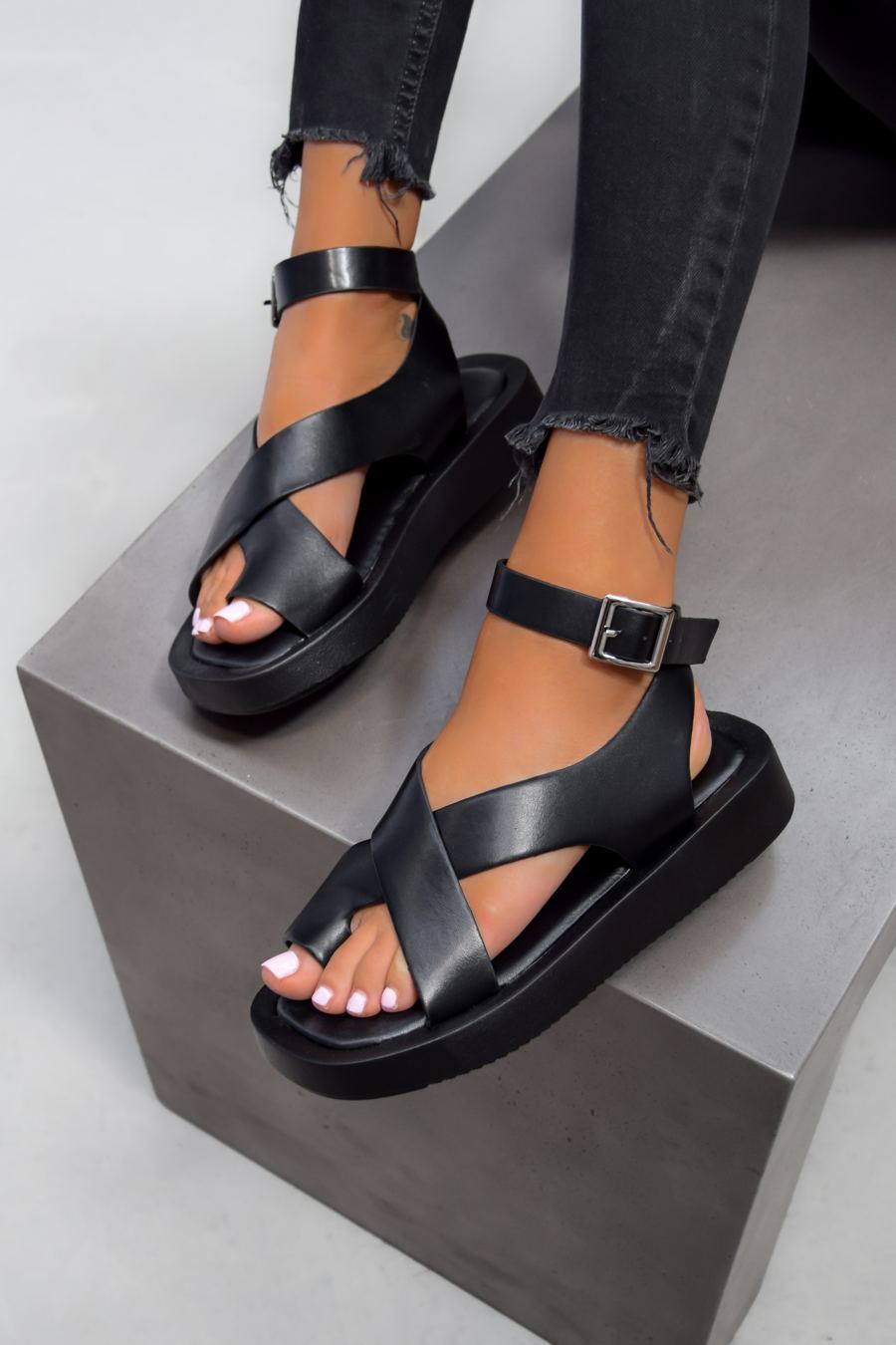 ADELINA – Modische Gladiator-Sandalen mit Plateau-Sohle