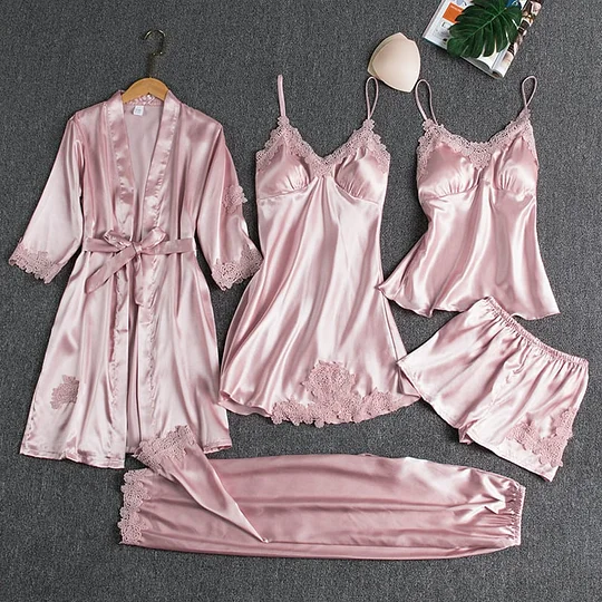 🔥🌹Валентинска оферта💕 Дамска секси нощница от леденa коприна – комплект от 5 части