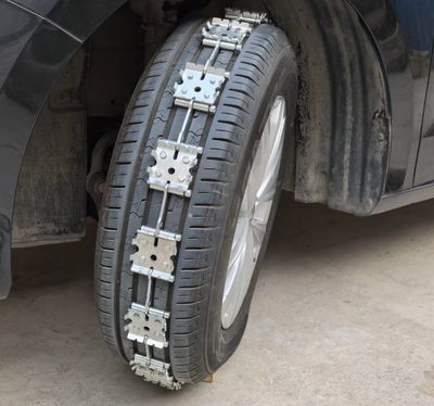 Anti-skid chain 65 manganese steel quenched 360° full-coverage anti-skid powerful ice-breaking vibration-free ( A set of two used for two tires 🛞)