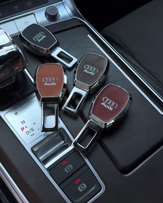 Luxury Logo Plug Seat Belt 2pcs