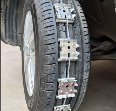 Anti-skid chain 65 manganese steel quenched 360° full-coverage anti-skid powerful ice-breaking vibration-free ( A set of two used for two tires 🛞)
