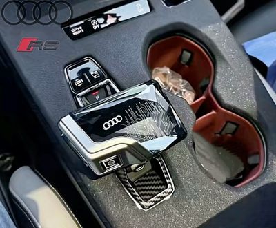 Compatible with the new Audi A5L/A6L/Q5L/Q4/Q6/A3 orchid finger style upgraded yacht-style illuminated crystal gear shifter