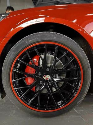Wheel Defender, Decoration