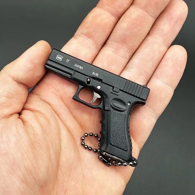 1:3 scale Glock G17 model semi-alloy keychain, men's gift pendant, ornament, adult gift, children's toy