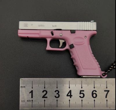 1:3 scale Glock G17 model semi-alloy keychain, men's gift pendant, ornament, adult gift, children's toy