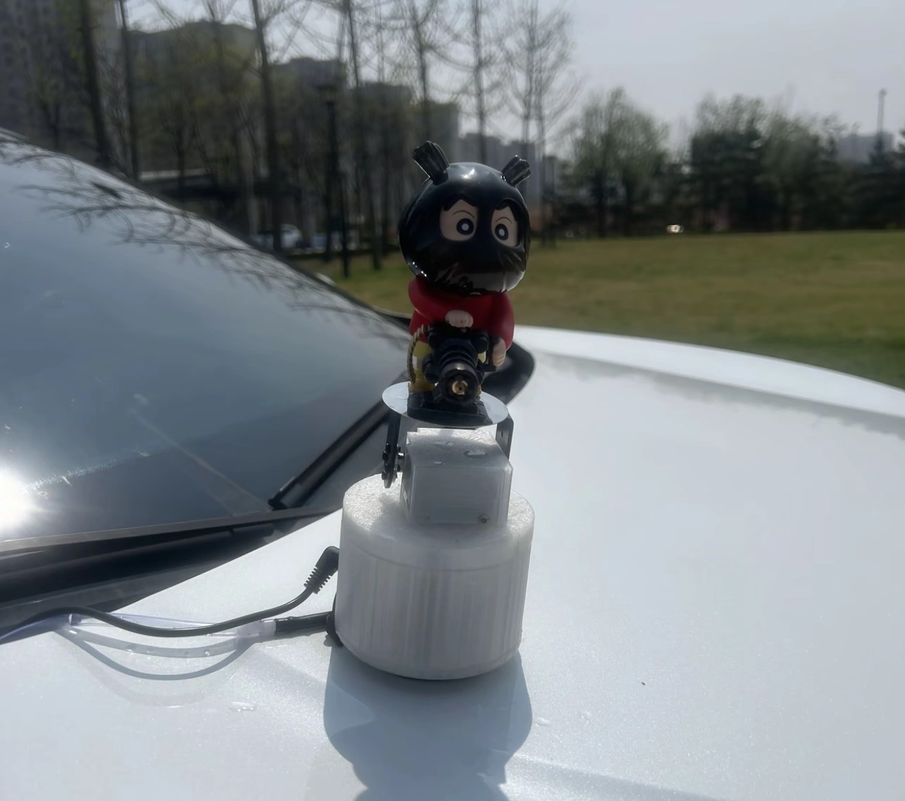 Customized remote-controlled gimbal water-spraying doll with Crayon Toy water splashing effect Safe For All Cars ( Best Gift 🎁 )