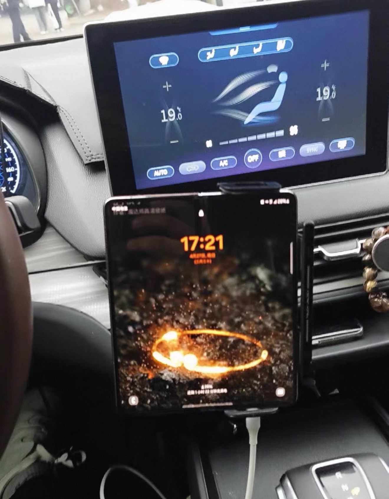 I Pad+ Phone Holder+Charger ( Universal For All Cars )