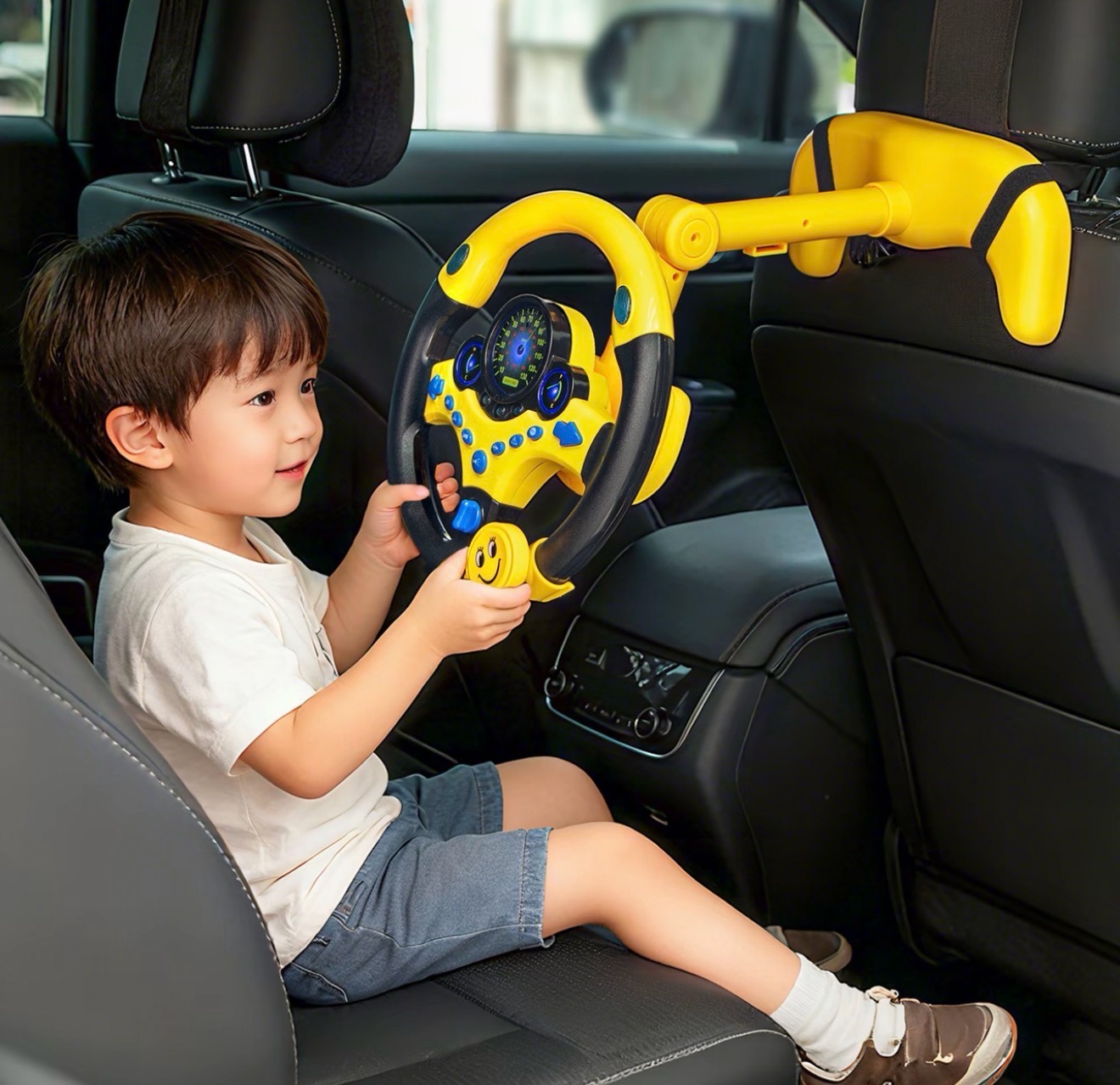 Funny co-pilot enlarged steering wheel push car Driving