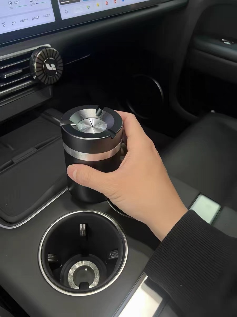 All-metal Cyber ​​Mechanical Ashtray High-end Creative Personalized Car Desktop Anti-Flying Ash Gift for Men