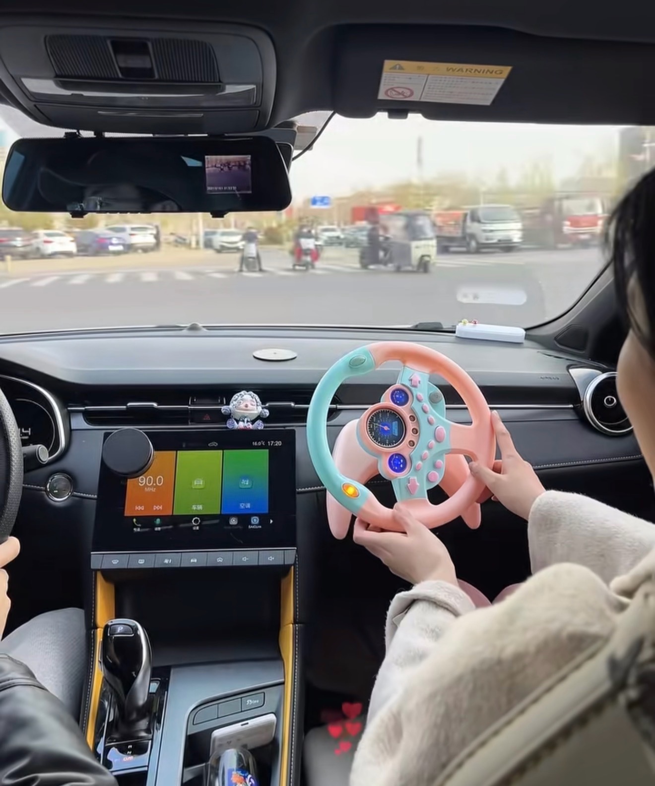 Funny co-pilot enlarged steering wheel push car Driving