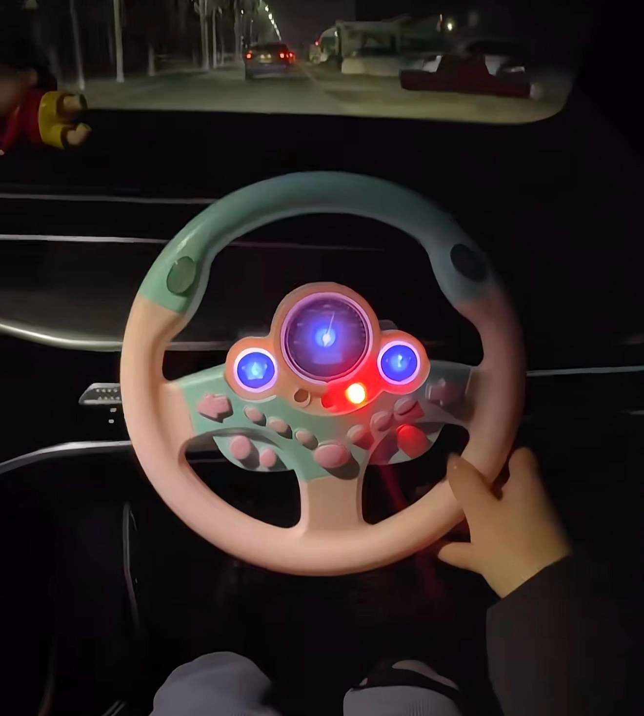 Funny co-pilot enlarged steering wheel push car Driving