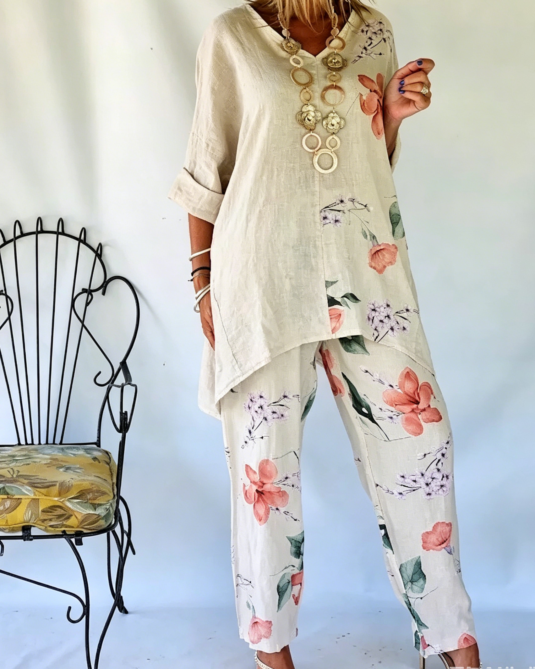 Women's Irregular Hem V-Neck Floral Linen Tunic Top & Cropped Loose Fit Pants Set