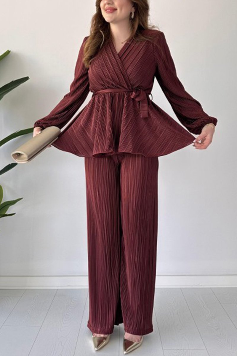 Pleated solid color suit