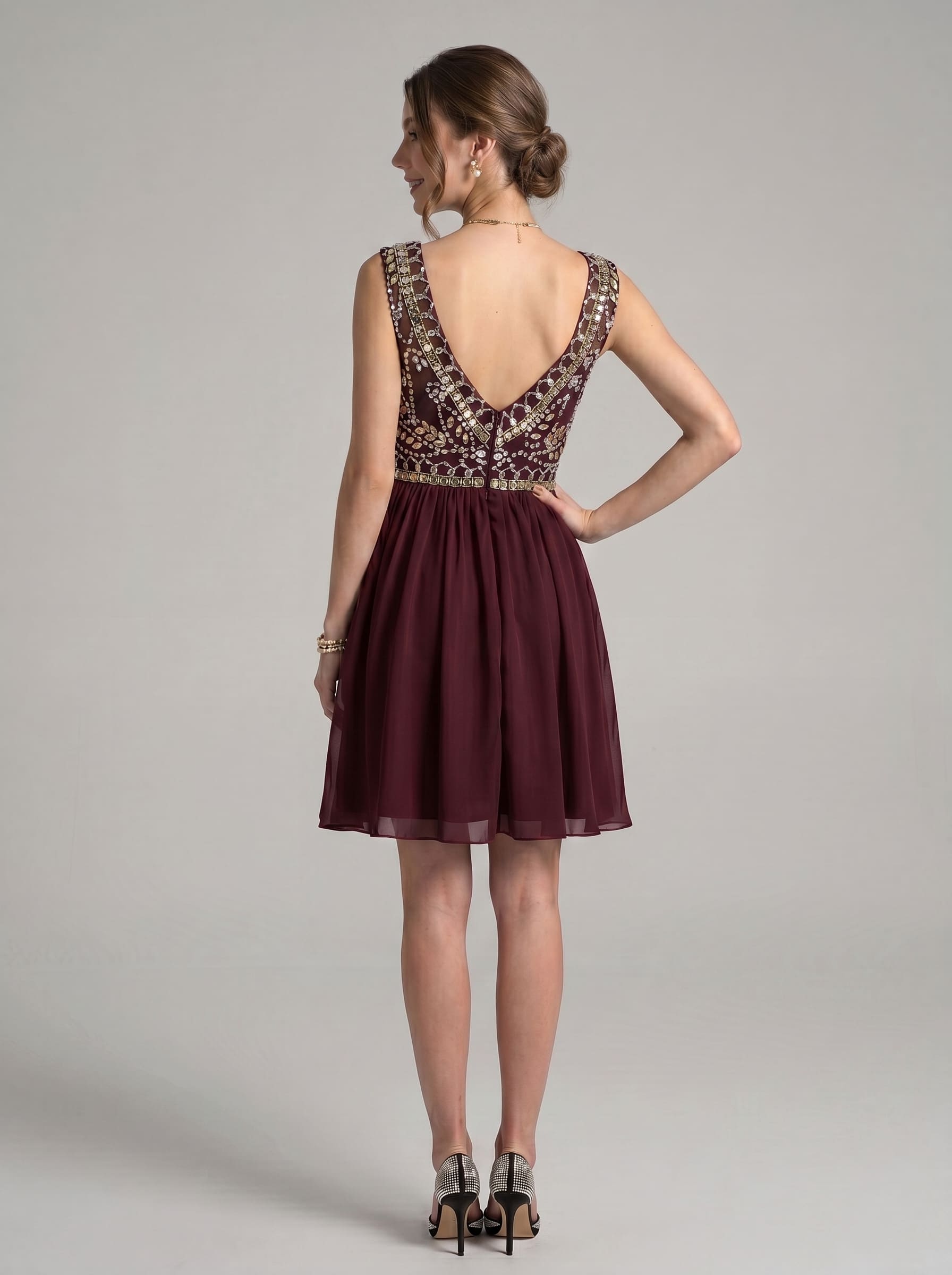 Short Beaded Homecoming Dress - Illusion Sleeveless Embellished A-Line Chiffon Cocktail Party Gown for Graduation & Prom