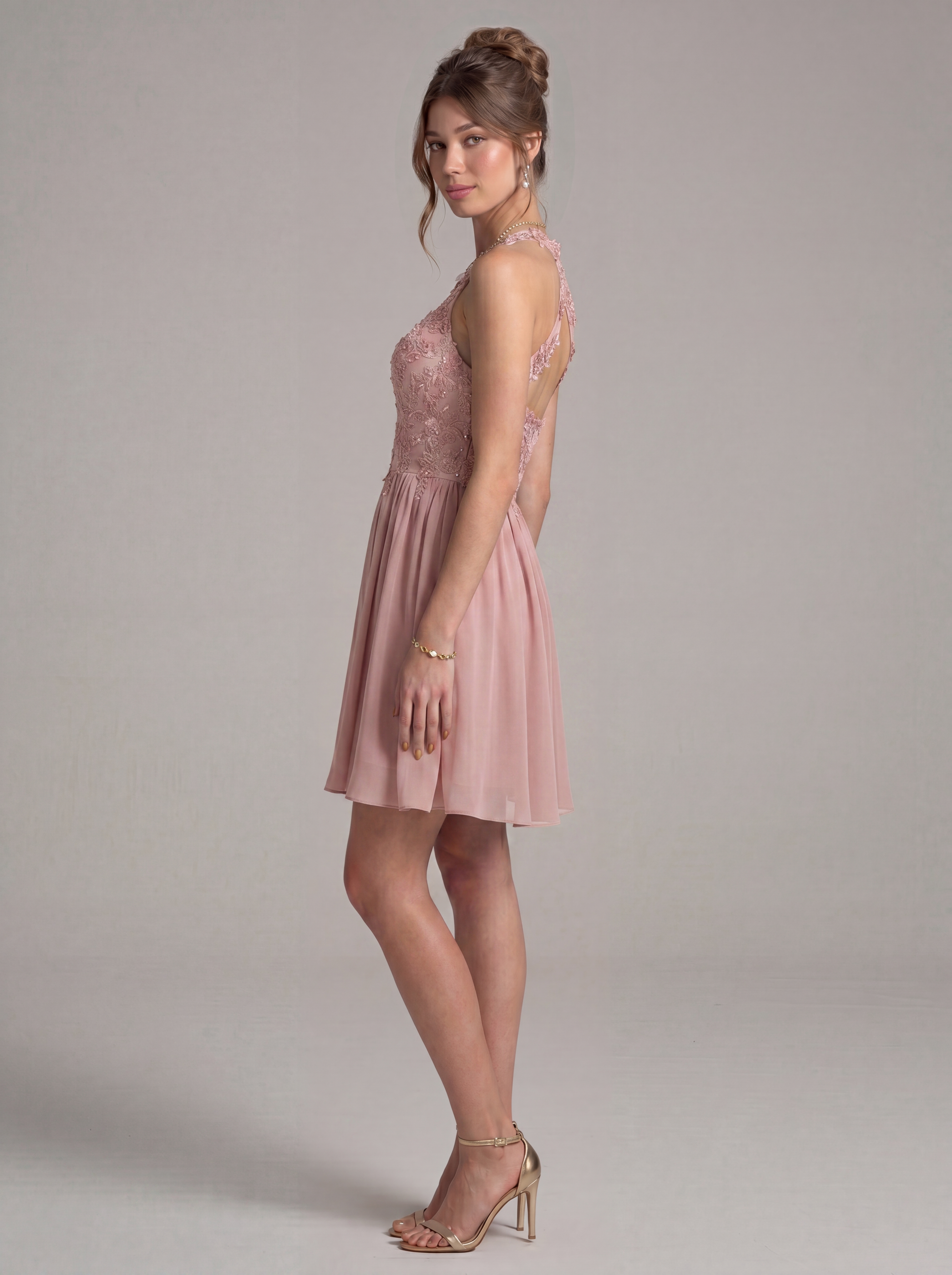 Elegant Short Halter Homecoming Dress - Illusion Lace Embroidered A-Line Chiffon Cocktail Party Gown for Prom & Graduation
