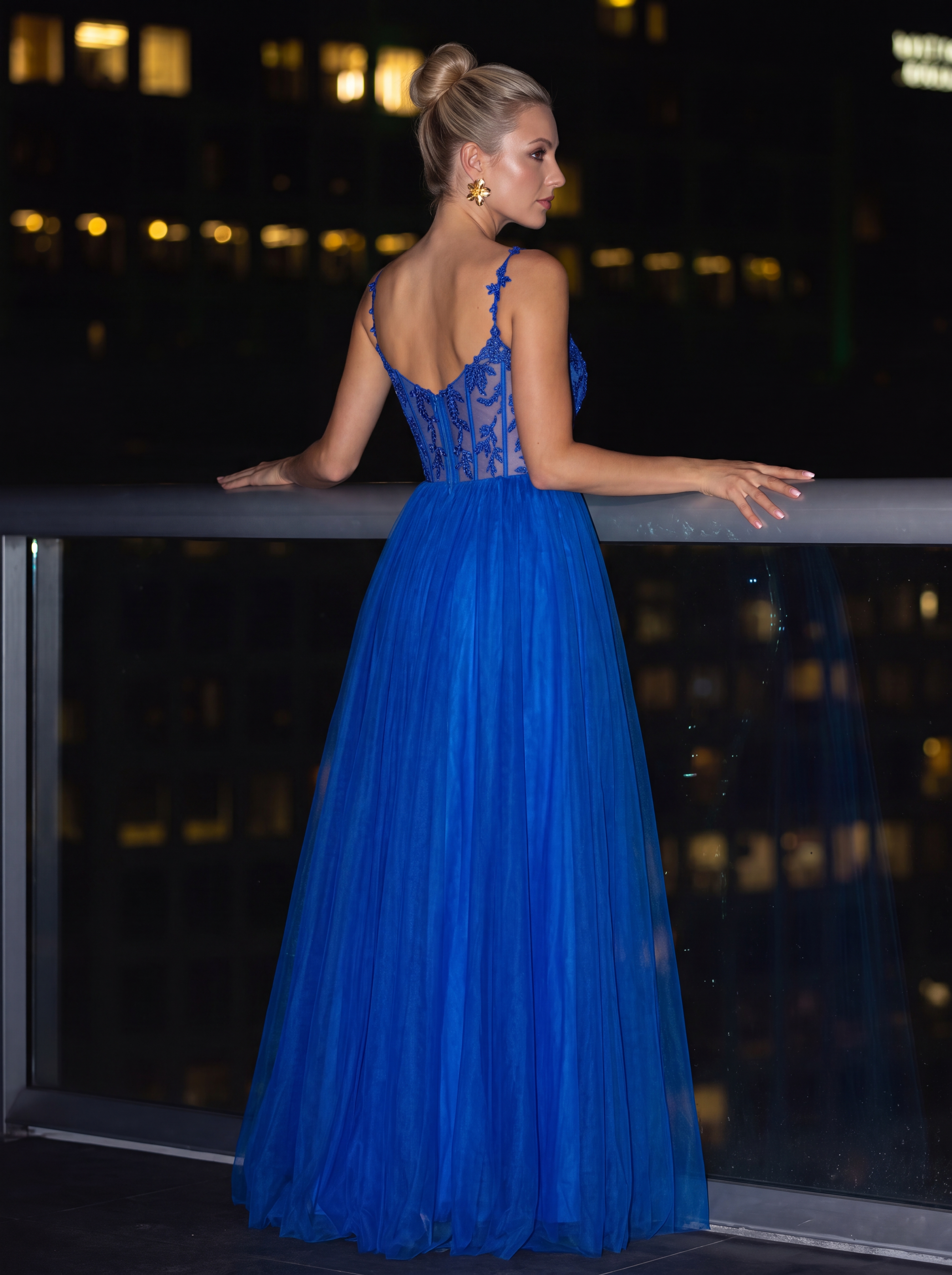 Elegant Royal Blue Lace Applique Prom Dress - Sweetheart Corset Evening Gown & Tulle Party Maxi