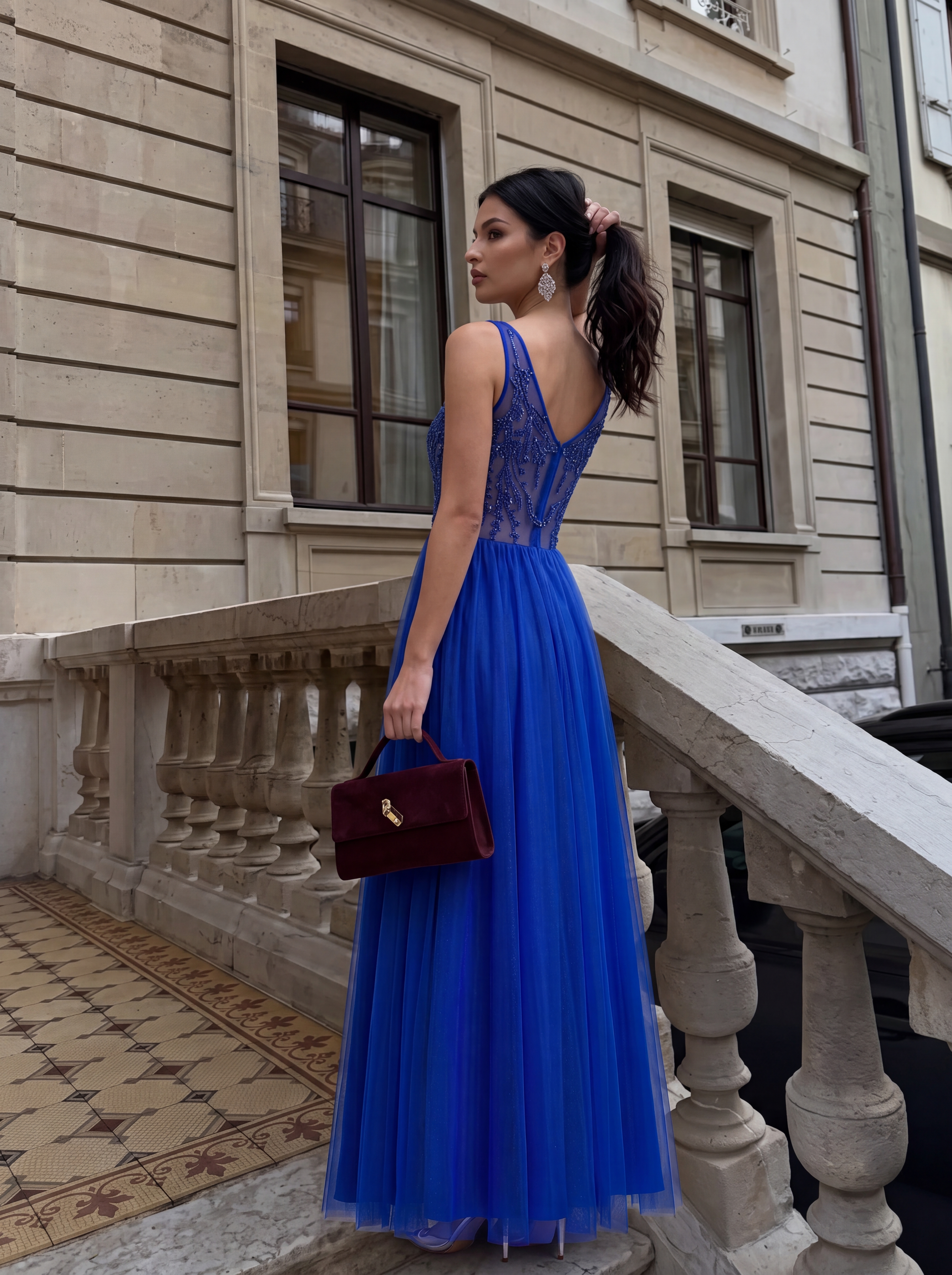 Elegant Royal Blue Beaded V-Neck Evening Gown - Sleeveless Tulle A-Line Prom Dress & Formal Maxi