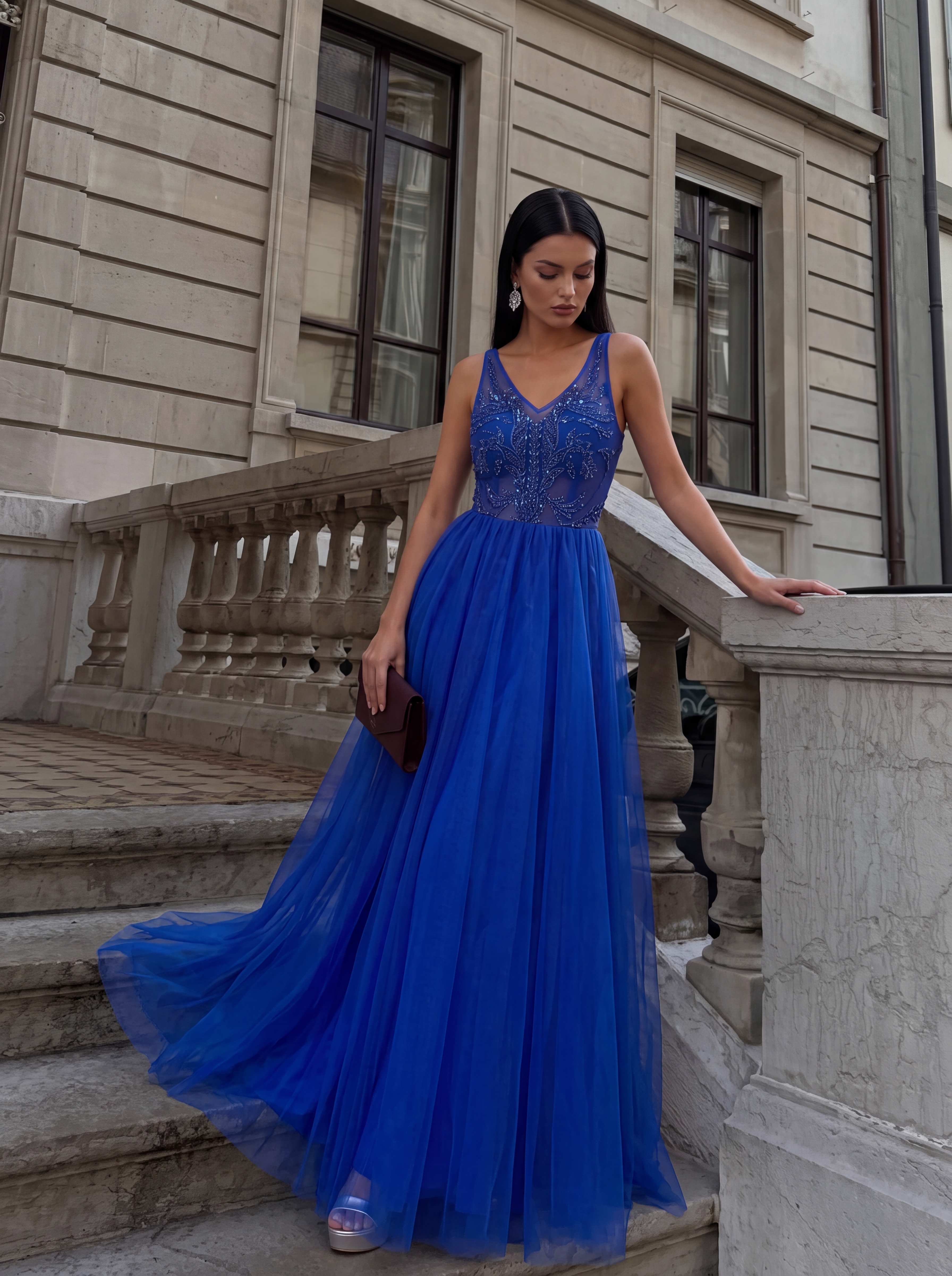 Elegant Royal Blue Beaded V-Neck Evening Gown - Sleeveless Tulle A-Line Prom Dress & Formal Maxi