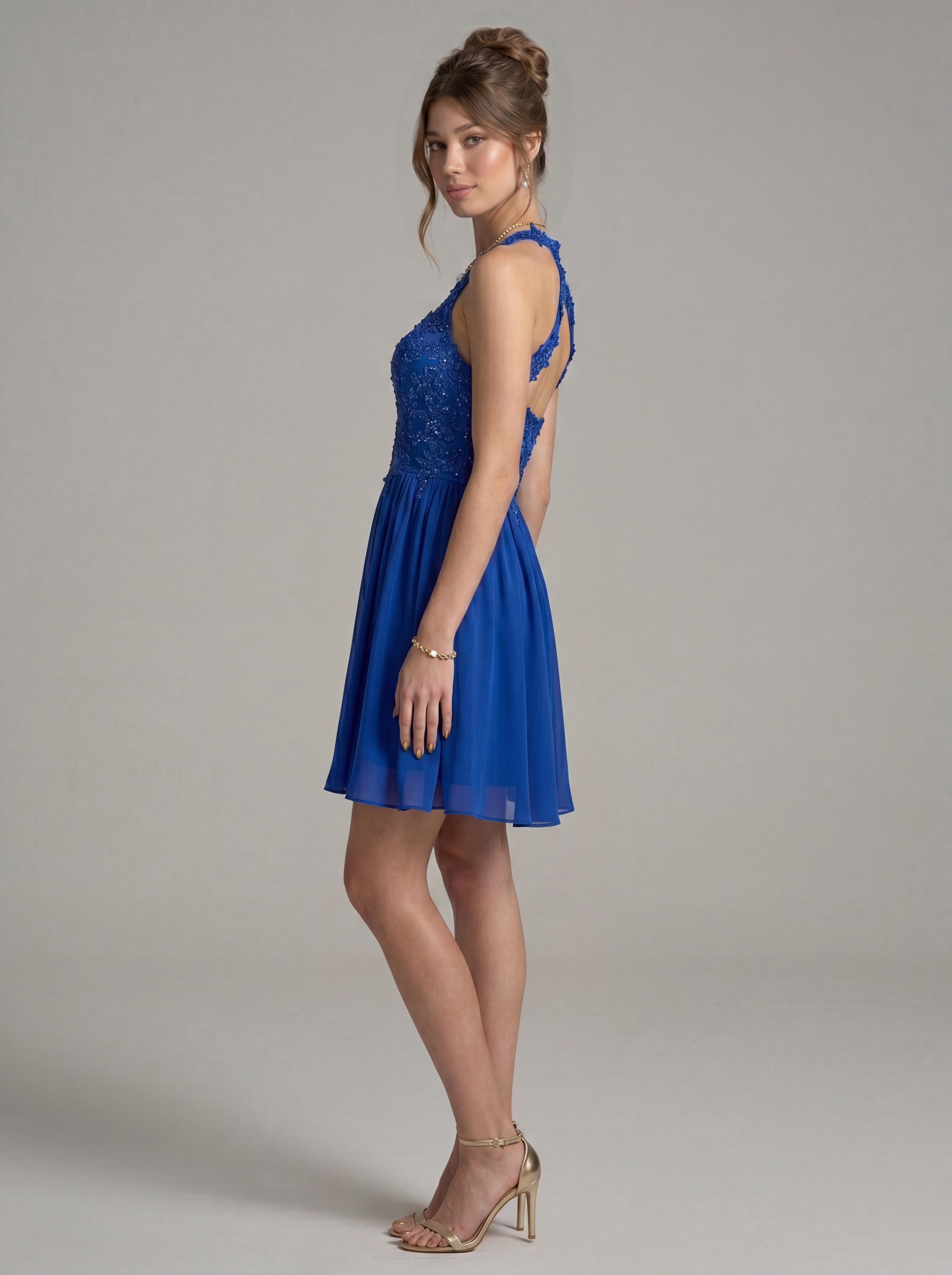 Elegant Short Halter Homecoming Dress - Illusion Lace Embroidered A-Line Chiffon Cocktail Party Gown for Prom & Graduation