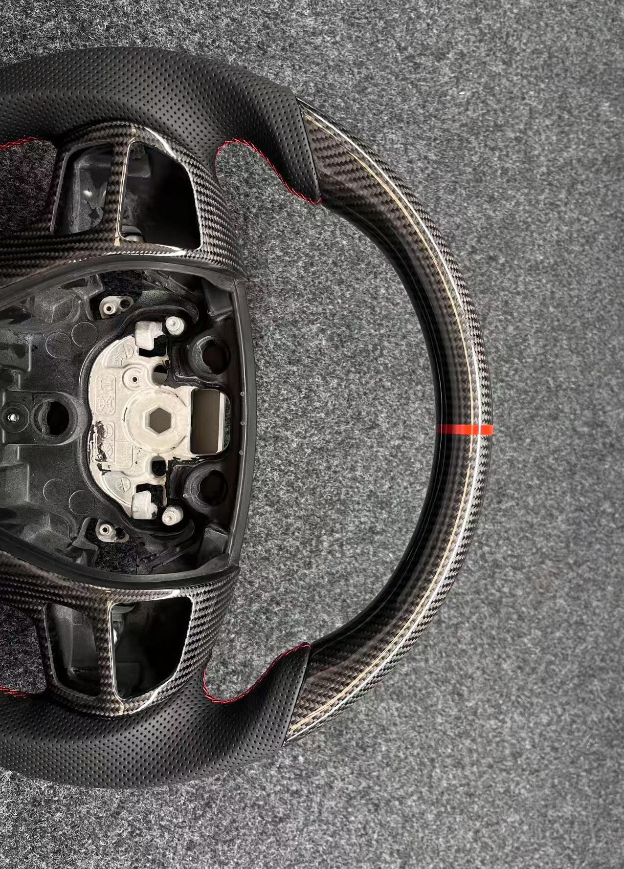 Custom Carbon Fiber Steering Wheel for Ford Focus, Focus ST & Focus RS (2012–2018)